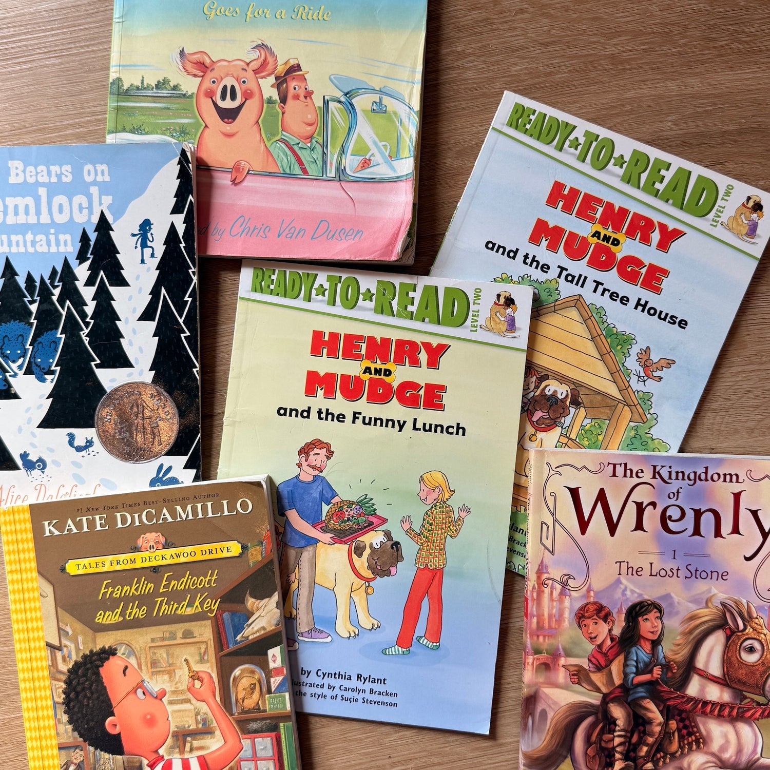 15 Best Beginner Chapter Book Series for Kids [Free Booklist]